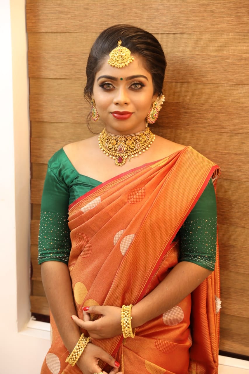 SMARTLOOK BEAUTY PARLOUR AND SPA KOYILANDY