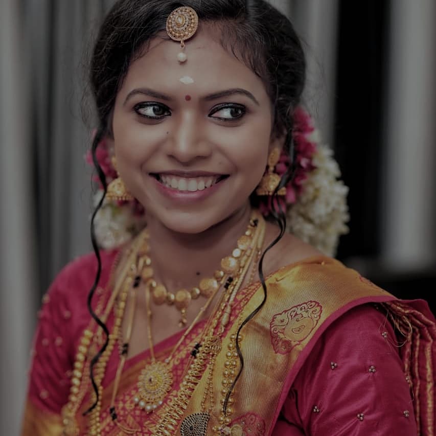 SMARTLOOK BEAUTY PARLOUR AND SPA KOYILANDY